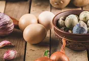 Как да боядисаме великденски яйца с люспи от лук Как да боядисаме великденски яйца с люспи от лук
