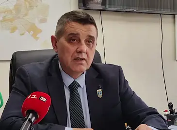 Слагат бронирано фолио и плазми на 188 спирки в Русе Слагат бронирано фолио и плазми на 188 спирки в Русе