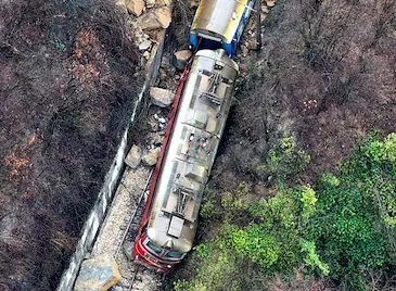 Пострадалите пътници от влака Русе - Пловдив са с леки наранявания Пострадалите пътници от влака Русе - Пловдив са с леки наранявания