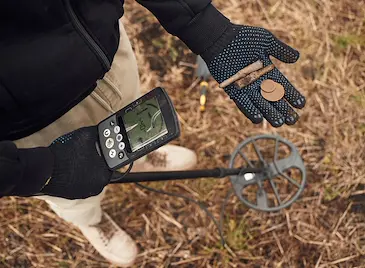 Арестуваха иманяри с незаконни антики в Русенско Арестуваха иманяри с незаконни антики в Русенско