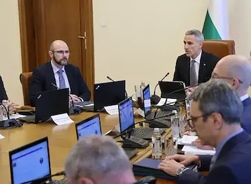 Андрей Гюров: "Магазин за хората" източва 10 милиона лева Андрей Гюров: "Магазин за хората" източва 10 милиона лева