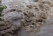 Шофьор бедства на пътя край село Деветаки Шофьор бедства на пътя край село Деветаки