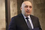 Ерол Мюмюн дава обяснения в полицията за несъществуващ приют за кучета Ерол Мюмюн дава обяснения в полицията за несъществуващ приют за кучета