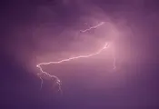 Meteo Balkans: Гръмотевични бури настъпват към Североизточна България Meteo Balkans: Гръмотевични бури настъпват към Североизточна България
