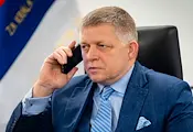 Роберт Фицо: Всички ме критикуват публично, но тайно ме разпитват за Владимир Путин Роберт Фицо: Всички ме критикуват публично, но тайно ме разпитват за Владимир Путин