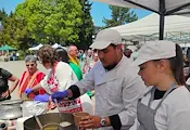 Ученици от Русе сготвиха курбана за Гергьовден в Щръклево Ученици от Русе сготвиха курбана за Гергьовден в Щръклево