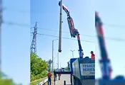 Премахнаха опасни 15-метрови стълбове по булевард „България“ Премахнаха опасни 15-метрови стълбове по булевард „България“