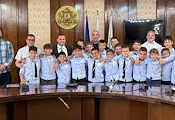 Пенчо Милков награди златните момчета от Мартен Пенчо Милков награди златните момчета от Мартен