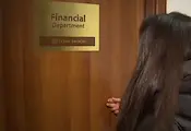 Валят сигналите за брокер на имоти, който задържа стоп-капаро Валят сигналите за брокер на имоти, който задържа стоп-капаро