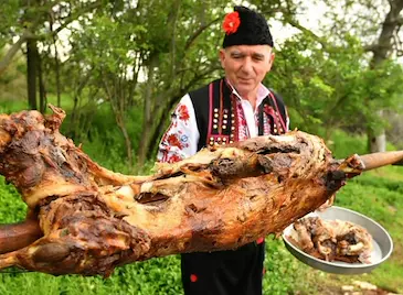 Над 5000 русенци празнуват имен ден на Гергьовден Над 5000 русенци празнуват имен ден на Гергьовден