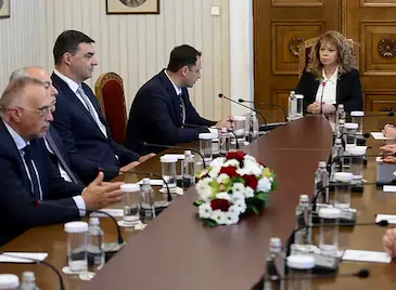Румен Радев пропусна консултациите при Илияна Йотова Румен Радев пропусна консултациите при Илияна Йотова