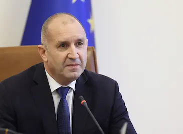 Румен Радев: САЩ спешно да отменят визите за български граждани Румен Радев: САЩ спешно да отменят визите за български граждани