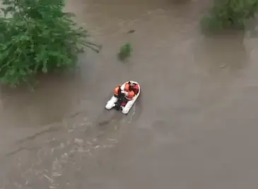 Водолази извадиха момче, бедстващо в река Янтра Водолази извадиха момче, бедстващо в река Янтра