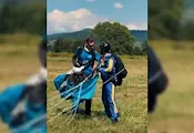 Кметът на Русе вдигна адреналина със скок с парашут Кметът на Русе вдигна адреналина със скок с парашут