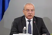 Гълъб Донев: Гарантириме равнопоставеност за държавните служители Гълъб Донев: Гарантириме равнопоставеност за държавните служители