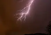 Мълния удари жена в Полша Мълния удари жена в Полша