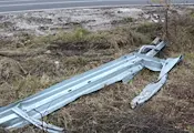 Кола скъса мантинела на АМ "Тракия" край Карнобат Кола скъса мантинела на АМ "Тракия" край Карнобат