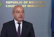 Гълъб Донев: Без нов дълг няма заплати и пенсии през юли Гълъб Донев: Без нов дълг няма заплати и пенсии през юли