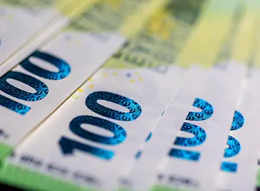 Правителството замразява минималната заплата до 2028 година Правителството замразява минималната заплата до 2028 година