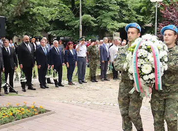 Русе почете паметта на Христо Ботев Русе почете паметта на Христо Ботев