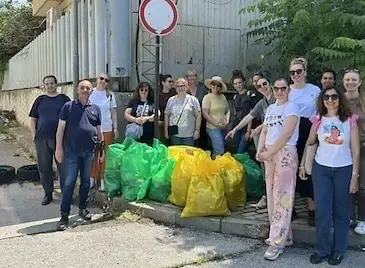 Екоинспектори събраха 15 чувала с боклук в Русе Екоинспектори събраха 15 чувала с боклук в Русе