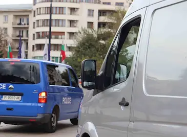 Няма открити експлозиви в учебните заведения в Русенско след бомбените заплахи Няма открити експлозиви в учебните заведения в Русенско след бомбените заплахи