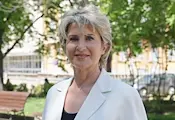 Весела Лечева посрещна второ внуче Весела Лечева посрещна второ внуче