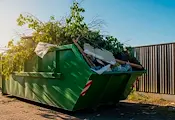 Пълнят за часове контейнерите за клони в Две могили Пълнят за часове контейнерите за клони в Две могили