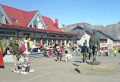 Градът, в който ковчезите са забранени, а в хотелите се влиза без обувки Градът, в който ковчезите са забранени, а в хотелите се влиза без обувки
