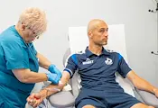 Футболистите на „Дунав“ дадоха личен пример с доброволно кръводаряване Футболистите на „Дунав“ дадоха личен пример с доброволно кръводаряване