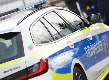 Шофьорка блъсна мъж в квартал "Чародейка" и избяга Шофьорка блъсна мъж в квартал "Чародейка" и избяга