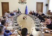 Румен Радев обсъди бъдещето на енергетиката със синдикатите Румен Радев обсъди бъдещето на енергетиката със синдикатите