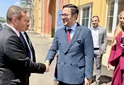 Кметът на Русе поиска облекчения за наемане на румънски работници Кметът на Русе поиска облекчения за наемане на румънски работници
