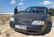Багер изтегли колата на русенеца, затънал в дюните на плаж Атлиман Багер изтегли колата на русенеца, затънал в дюните на плаж Атлиман