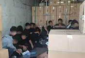 Откриха 18 мигранти в турски ТИР край Видин Откриха 18 мигранти в турски ТИР край Видин