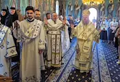 Митрополит Наум оглави света литургия в манастира “Изворът на Муреш” Митрополит Наум оглави света литургия в манастира “Изворът на Муреш”