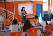 Деца правиха слонска паста в русенската библиотека Деца правиха слонска паста в русенската библиотека