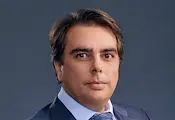 Асен Василев: Гълъб Донев ощетява работещите с по 30 евро месечно Асен Василев: Гълъб Донев ощетява работещите с по 30 евро месечно