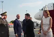 Володимир Зеленски е на първо официално посещение в Сърбия Володимир Зеленски е на първо официално посещение в Сърбия