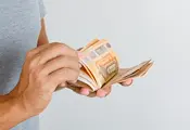 Държавата ще плаща за преместване в малък град Държавата ще плаща за преместване в малък град