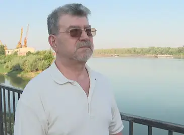 Цъфтеж на водорасли остави русенските рибари без улов Цъфтеж на водорасли остави русенските рибари без улов
