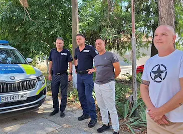 Полицията спаси изоставено на пътя момче Полицията спаси изоставено на пътя момче