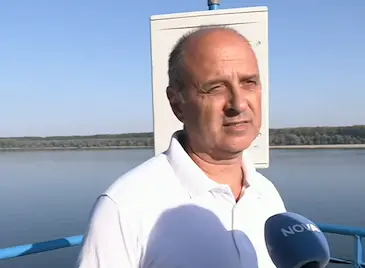 Кораби заседнаха по река Дунав Кораби заседнаха по река Дунав