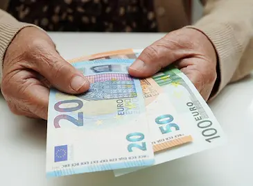 Средната пенсия в Русе е само 470 евро Средната пенсия в Русе е само 470 евро