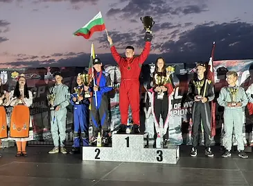 Петър Стоянов донесе първа европейска купа по водомоторен спорт в Русе Петър Стоянов донесе първа европейска купа по водомоторен спорт в Русе