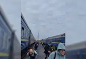 Влак с дипломати е пътувал точно пред ударения от дрон локомотив в Украйна Влак с дипломати е пътувал точно пред ударения от дрон локомотив в Украйна