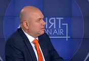 Владислав Панев: Ако българинът бъде ударен по джоба, ще избере Андрей Гюров за президент Владислав Панев: Ако българинът бъде ударен по джоба, ще избере Андрей Гюров за президент