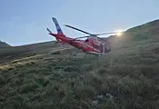 Въздушна линейка транспортира пострадали туристи в Рила Въздушна линейка транспортира пострадали туристи в Рила