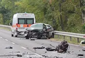 Трима души загинаха при катастрофа на пътя Казанлък - Стара Загора Трима души загинаха при катастрофа на пътя Казанлък - Стара Загора
