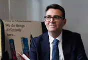 Британският премиер свиква извънредно заседание след арести за тероризъм Британският премиер свиква извънредно заседание след арести за тероризъм